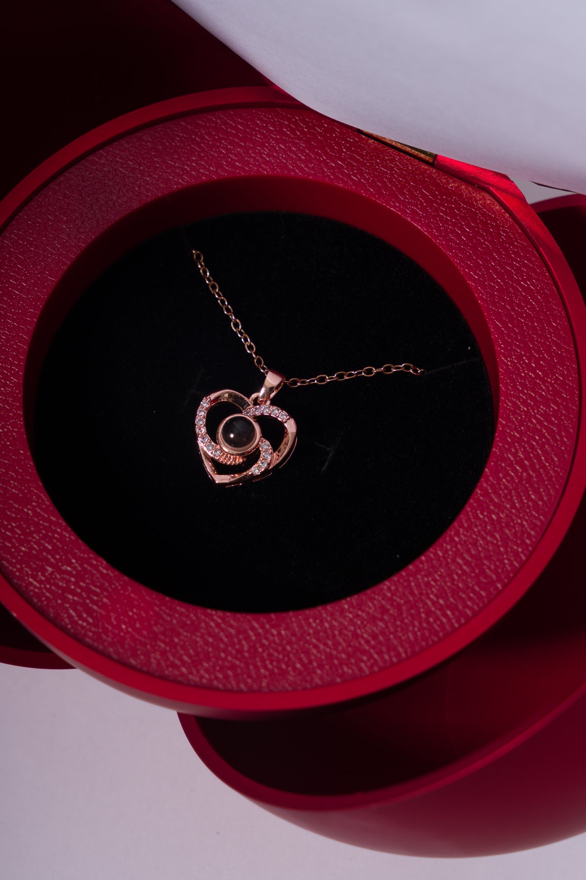 BOLA ROSA Y COLLAR DE CORAZON - TE AMO EN 100 IDIOMAS -